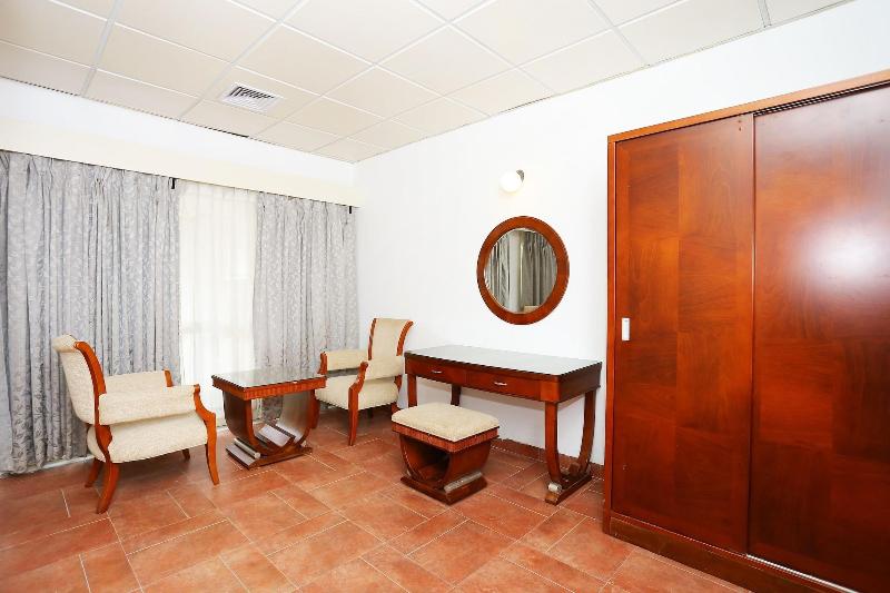 Capital O 29855 Island Inn image