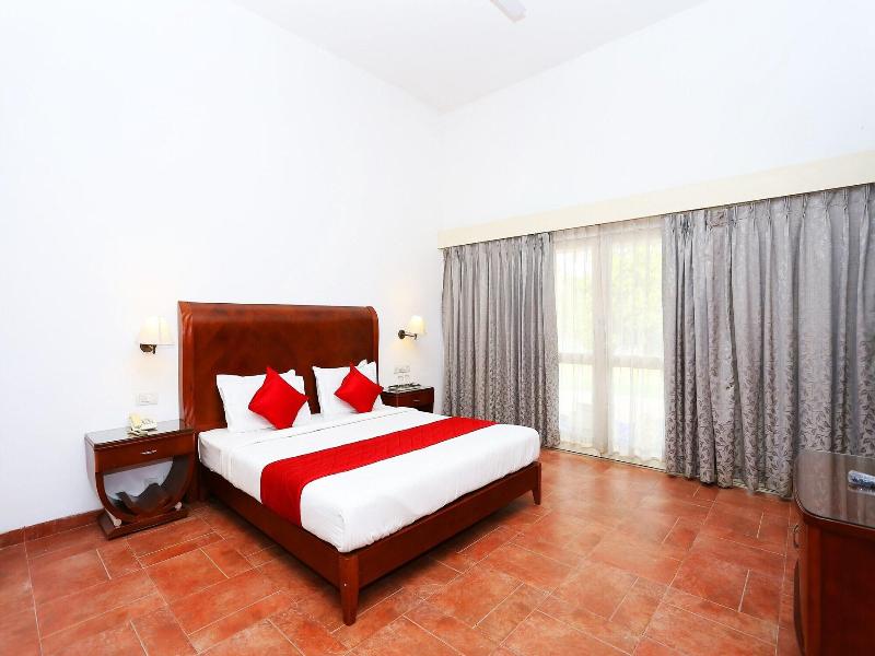 Capital O 29855 Island Inn image