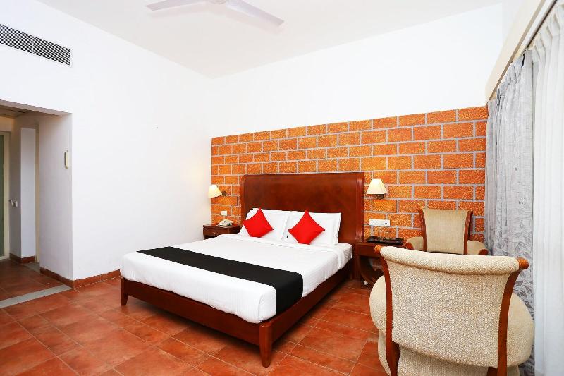 Capital O 29855 Island Inn image