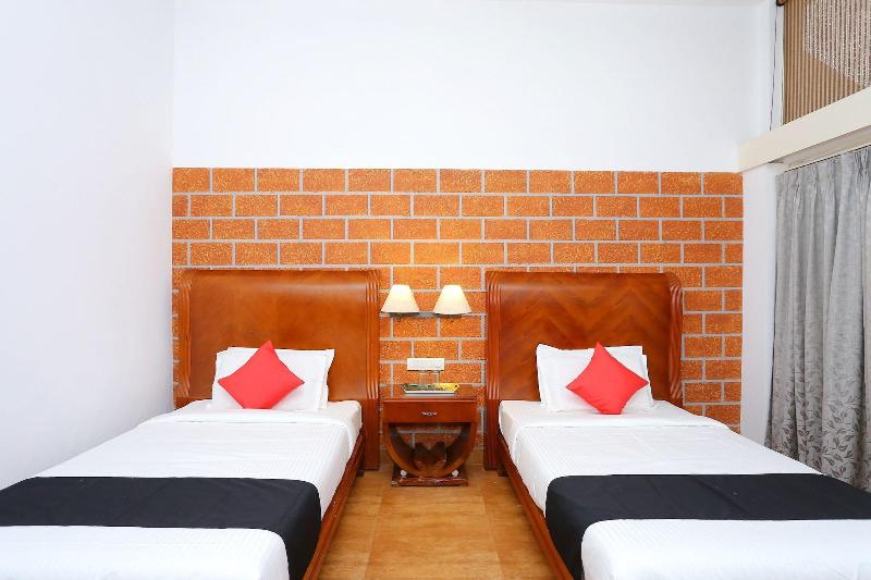 Capital O 29855 Island Inn image