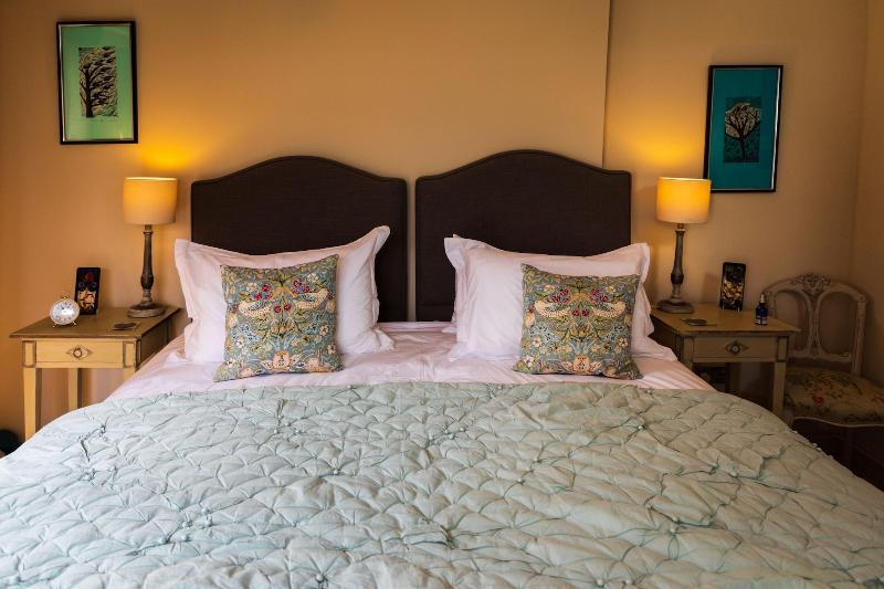 The Room In The Garden image