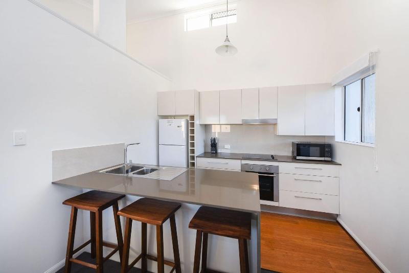 Allamanda Sands - 23 Oriole Avenue — photo 4