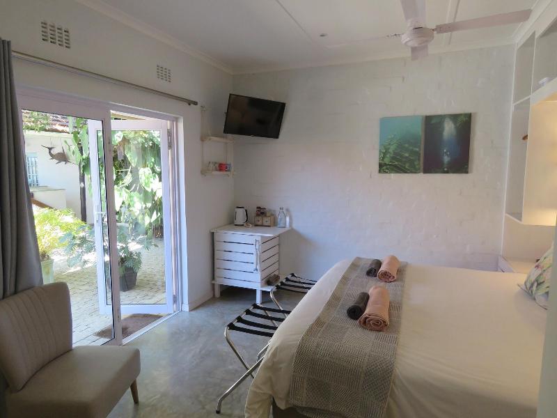 Bare Feet Retreat image
