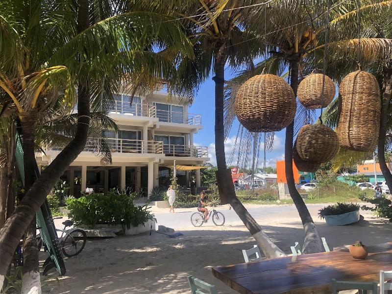 Noah Beach Hotel & Suites