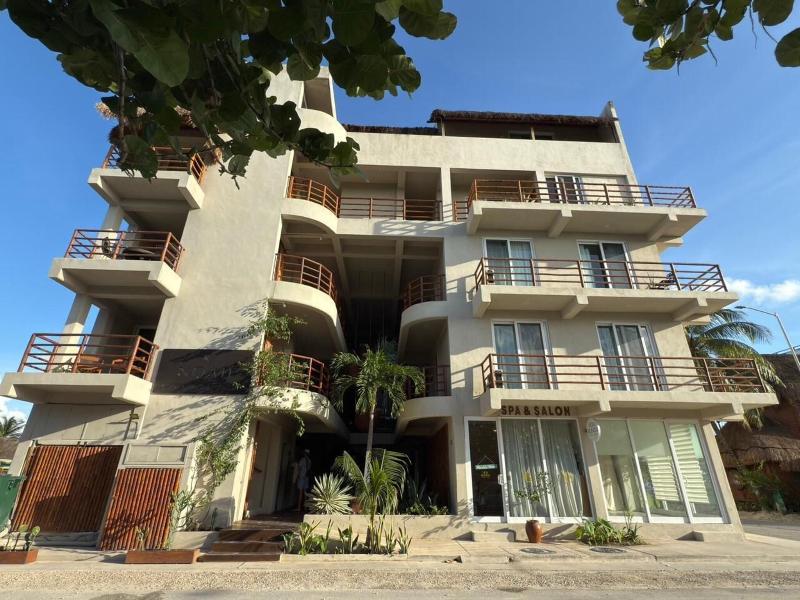 Noah Beach Hotel & Suites