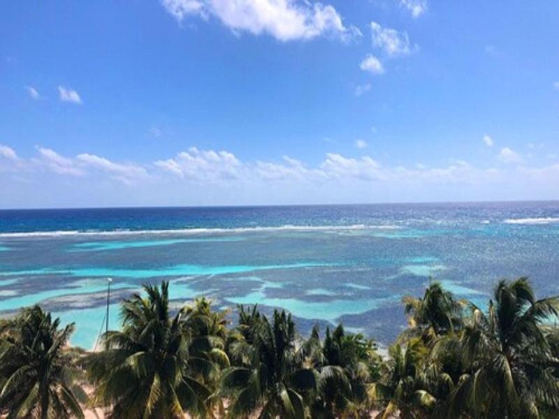 Noah Beach Hotel & Suites