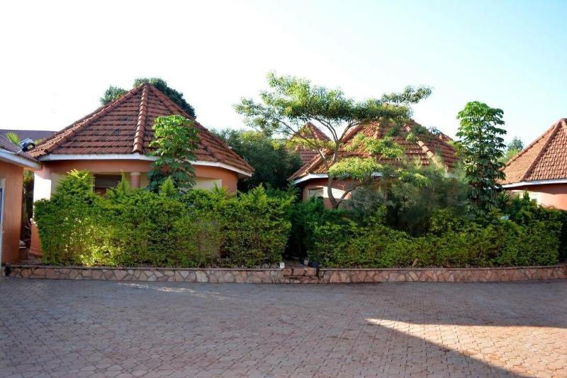 Mak Cottages image