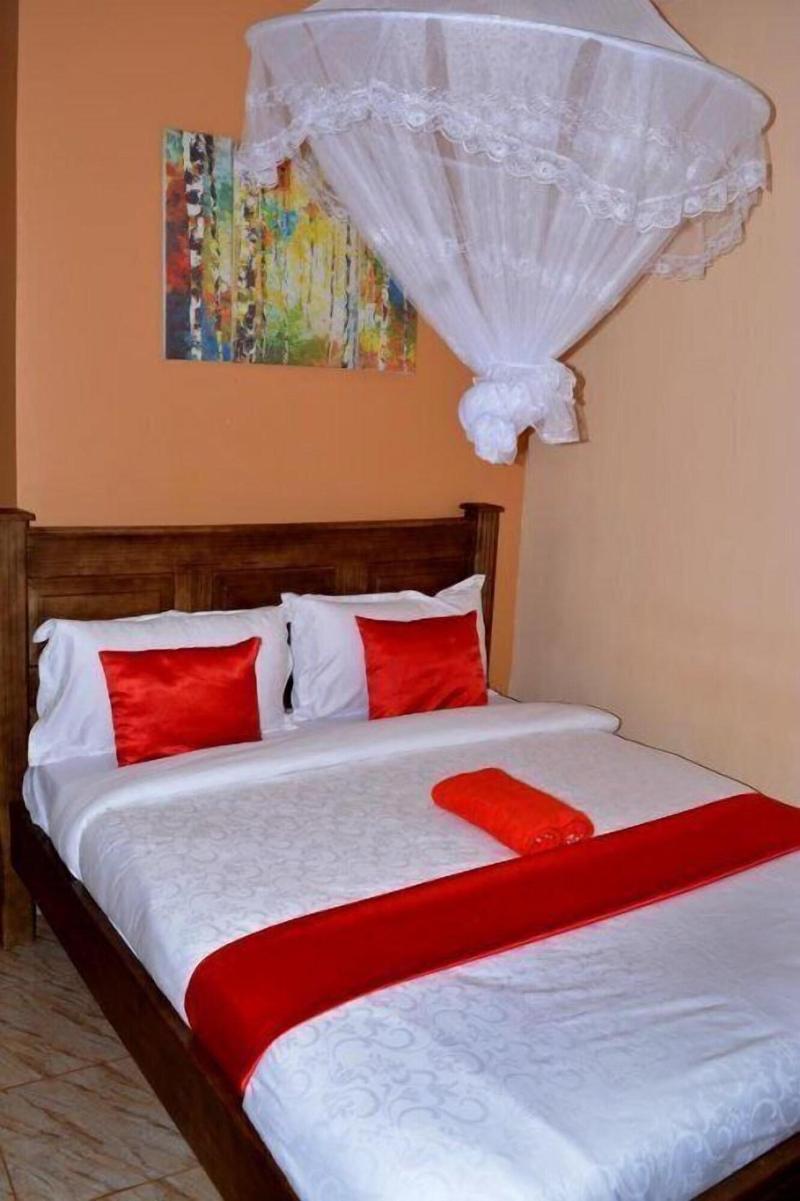 Mak Cottages image