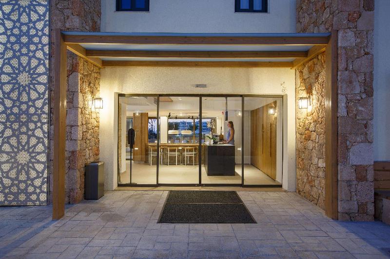 Aloe Boutique Hotel Powered By Anissa Beach image