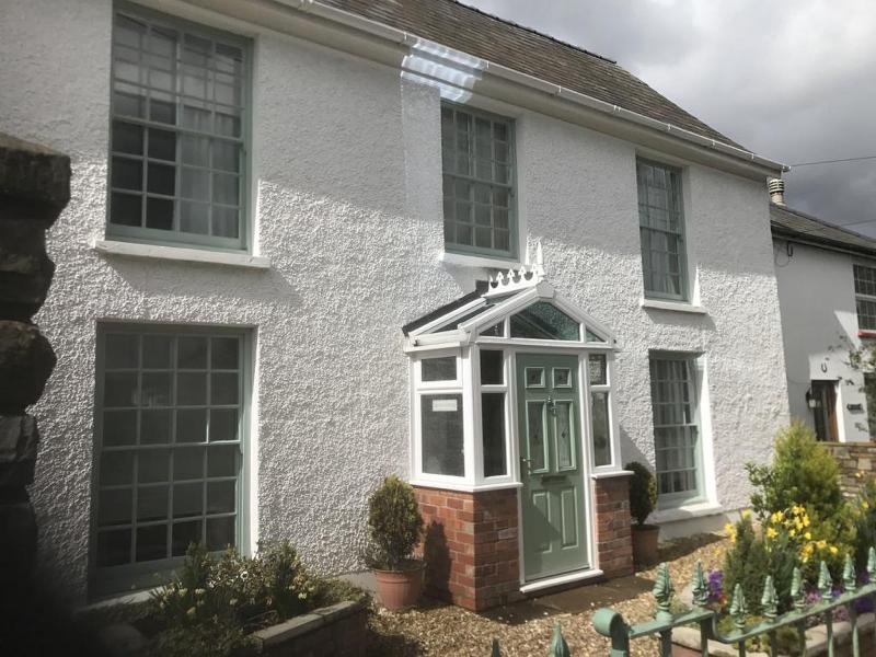 Deri-down Guest House image