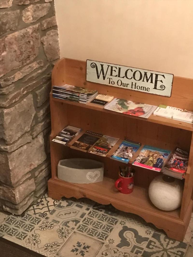 Deri-down Guest House image