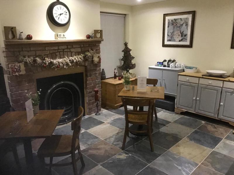 Deri-down Guest House image
