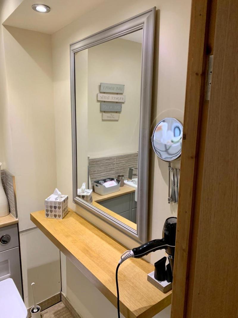 Deri-down Guest House image