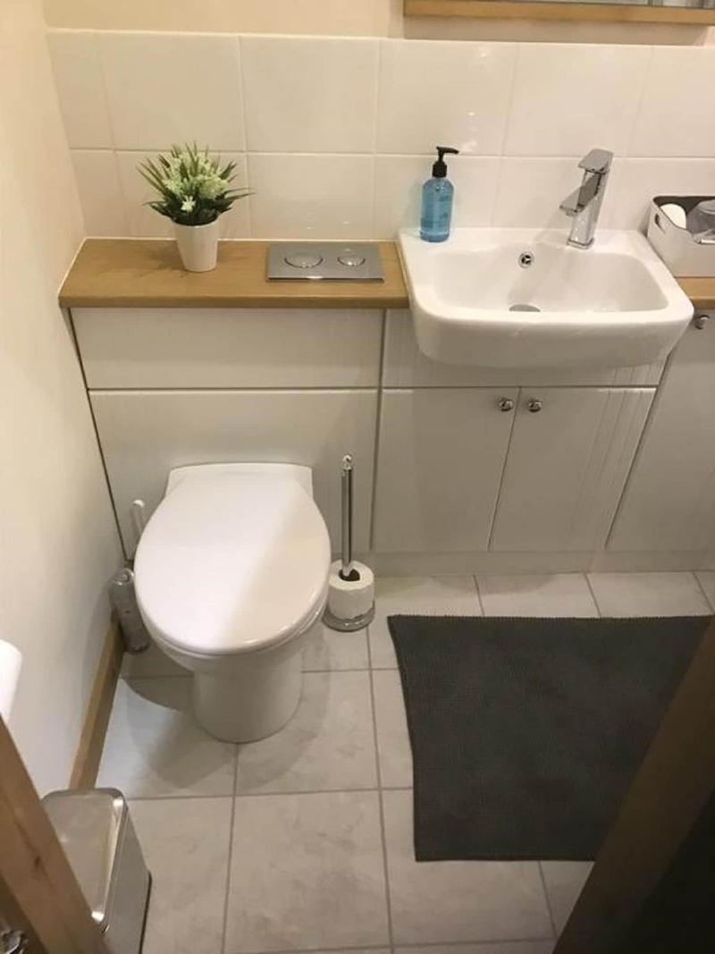 Deri-down Guest House image