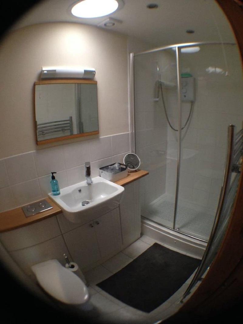 Deri-down Guest House image