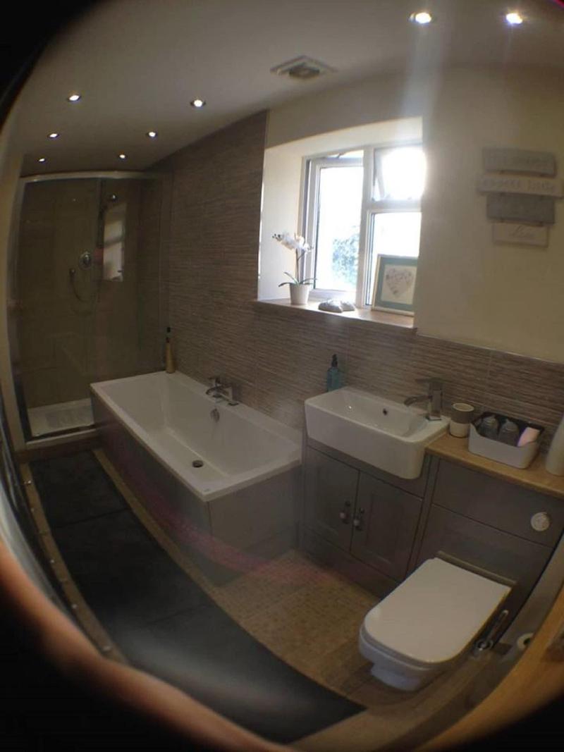 Deri-down Guest House image