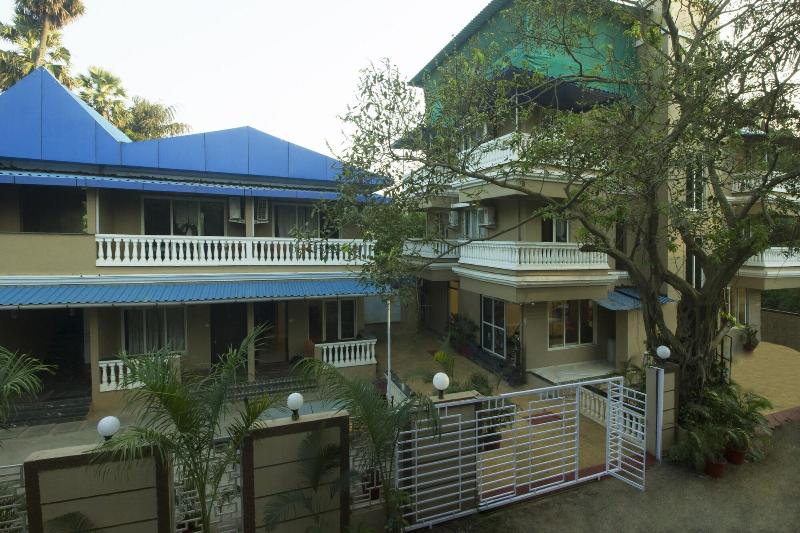 22919 Blue Roof Sea Side — main photo