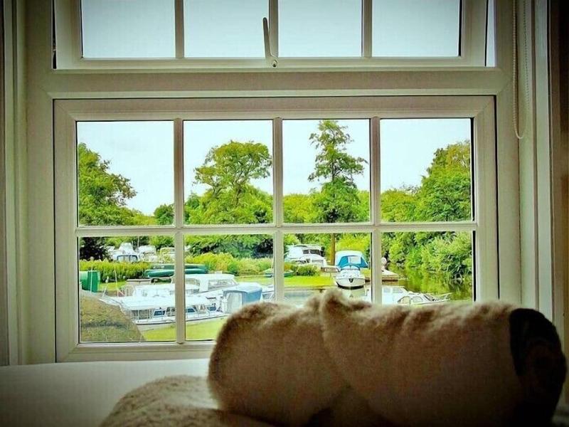 Sutton Staithe Hotel image