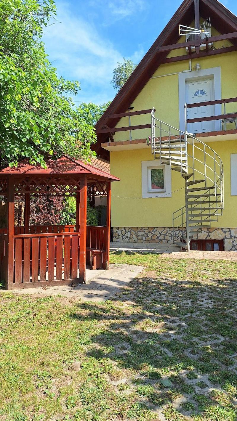 Vadã¡sztanya Apartmanok image