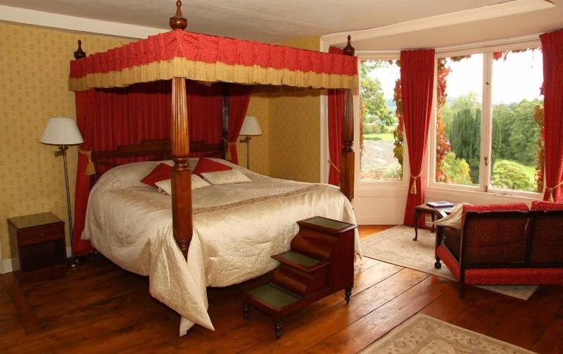 Benhall Farm Holidays image