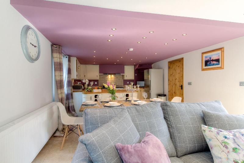 Beach Breeze Cottage image