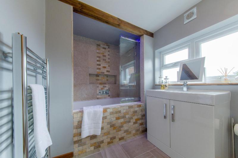 Beach Breeze Cottage image