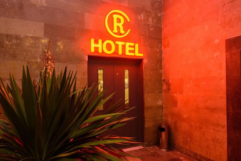 Hotel Reverence image
