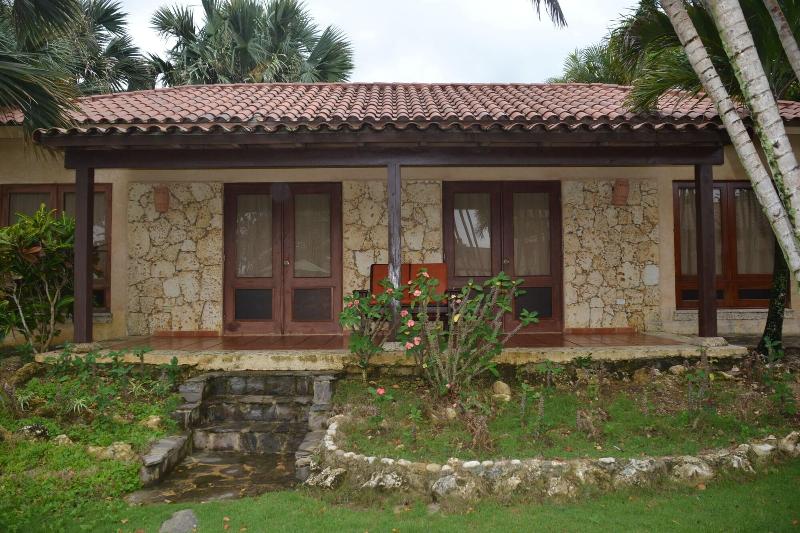 Family Oriented - Private Beach & Horse Stables - — photo 4