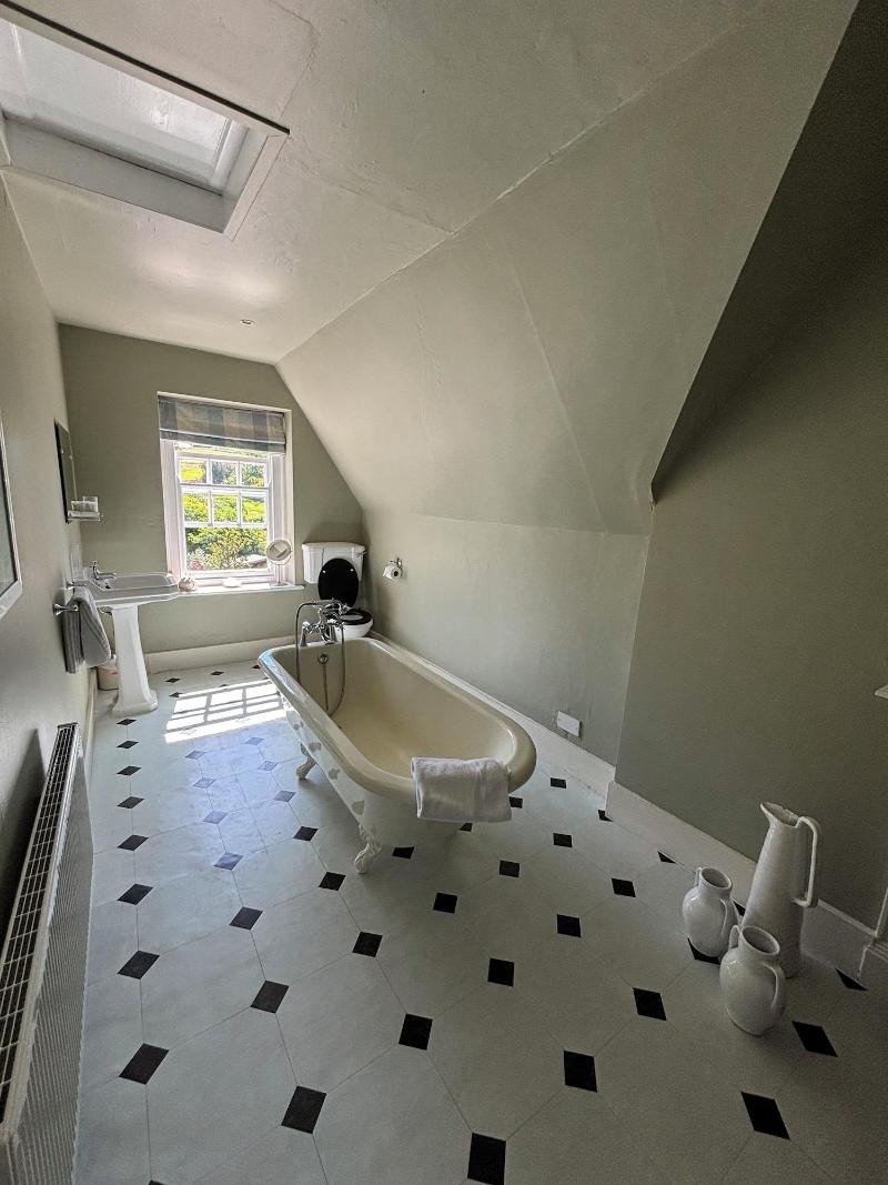 Ellesmere House image