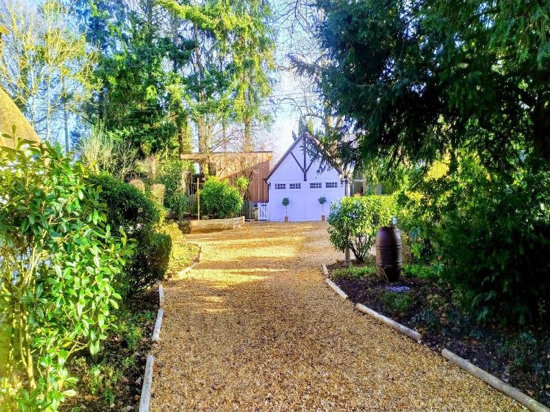Thatched Eaves image
