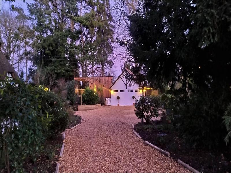 Thatched Eaves image