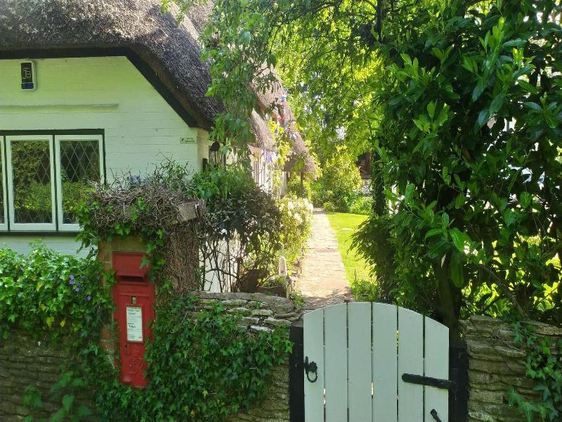 Thatched Eaves image