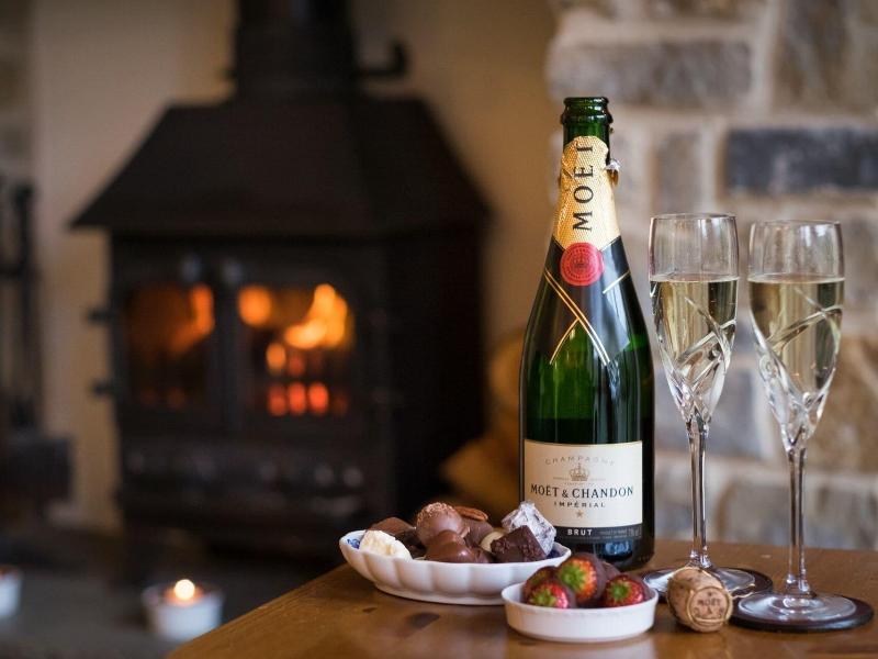 Pear Tree Cottages image