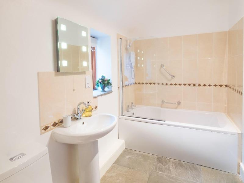 Pear Tree Cottages image