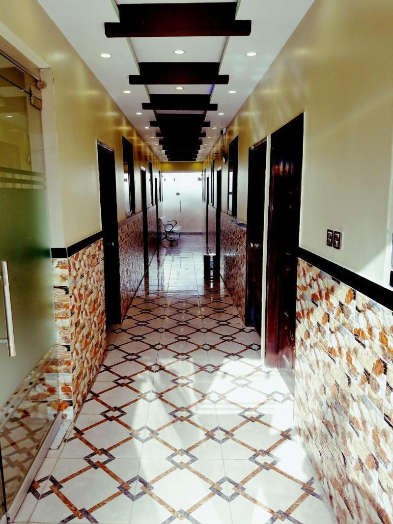 Diplomat Inn Hotel image