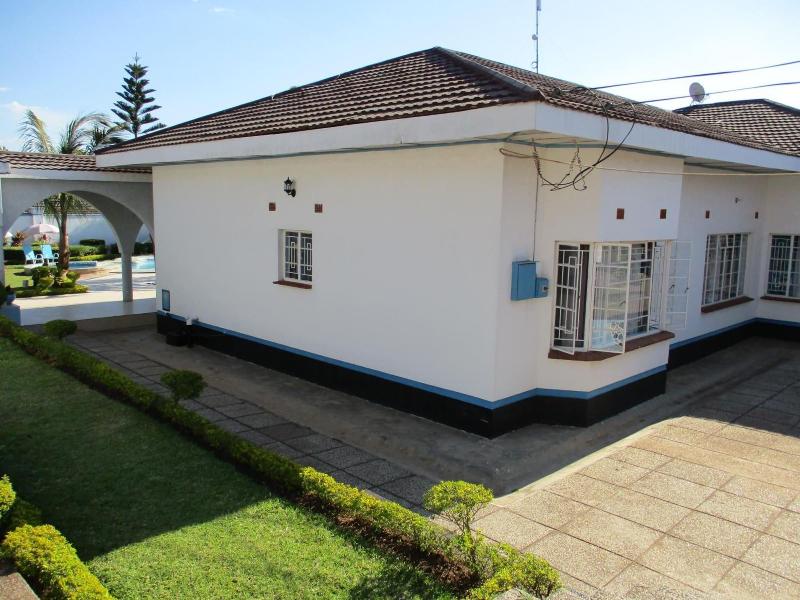 Blue Lagoon Lodge Blantyre image