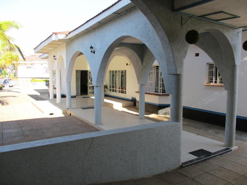 Blue Lagoon Lodge Blantyre image