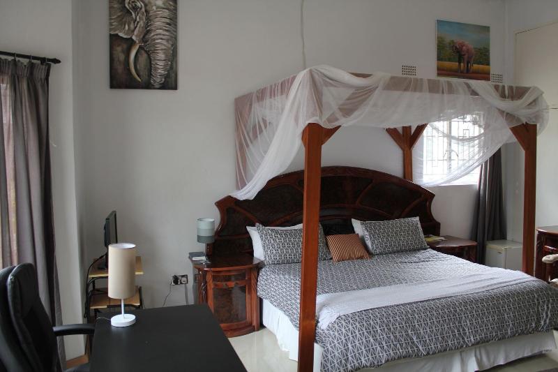 Blue Lagoon Lodge Blantyre image