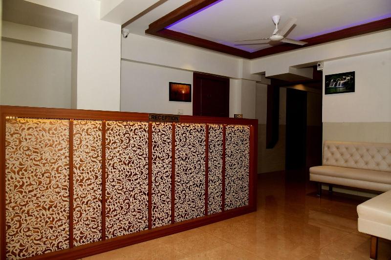 Hotel Monarch Center Point Near Dahanu Beach, Bord — view