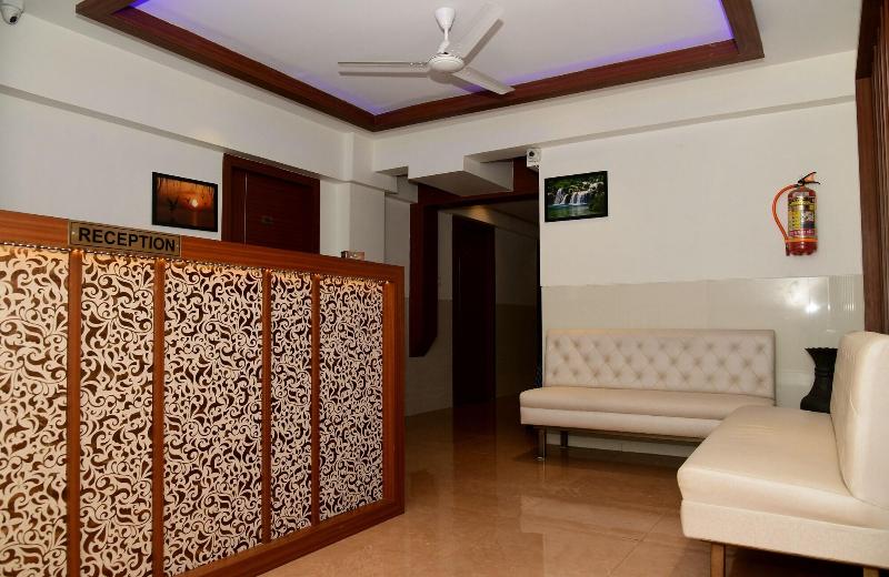 Hotel Monarch Center Point Near Dahanu Beach, Bord