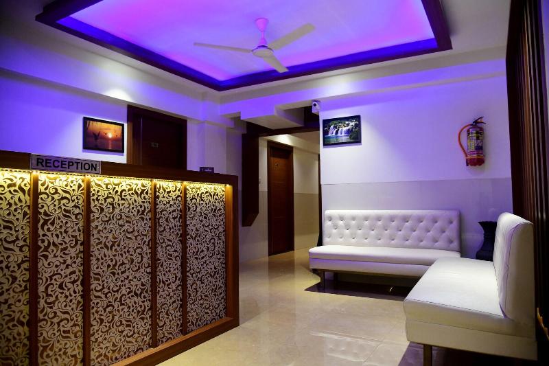Hotel Monarch Center Point Near Dahanu Beach, Bord