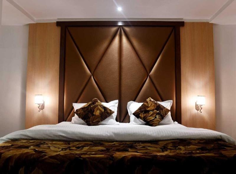Hotel Monarch Center Point Near Dahanu Beach, Bord 3