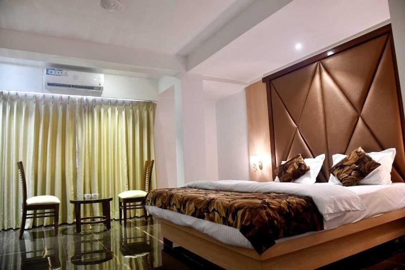 Hotel Monarch Center Point Near Dahanu Beach, Bord 4