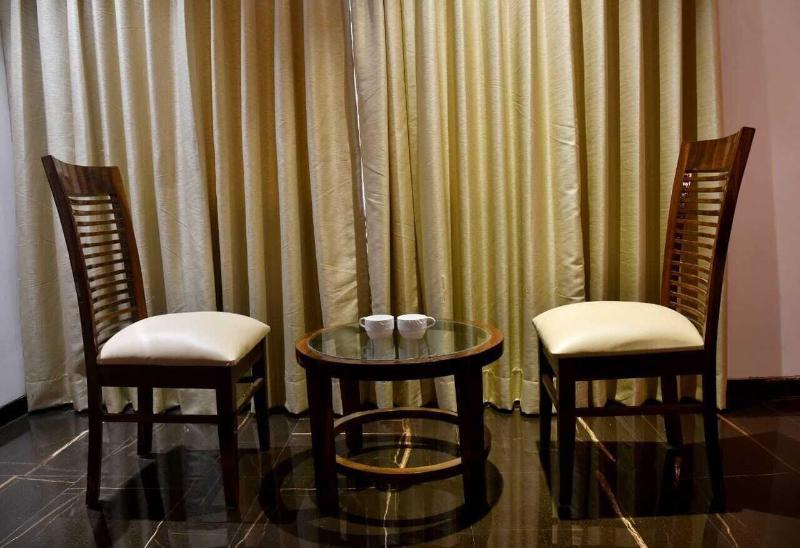 Hotel Monarch Center Point Near Dahanu Beach, Bord 5