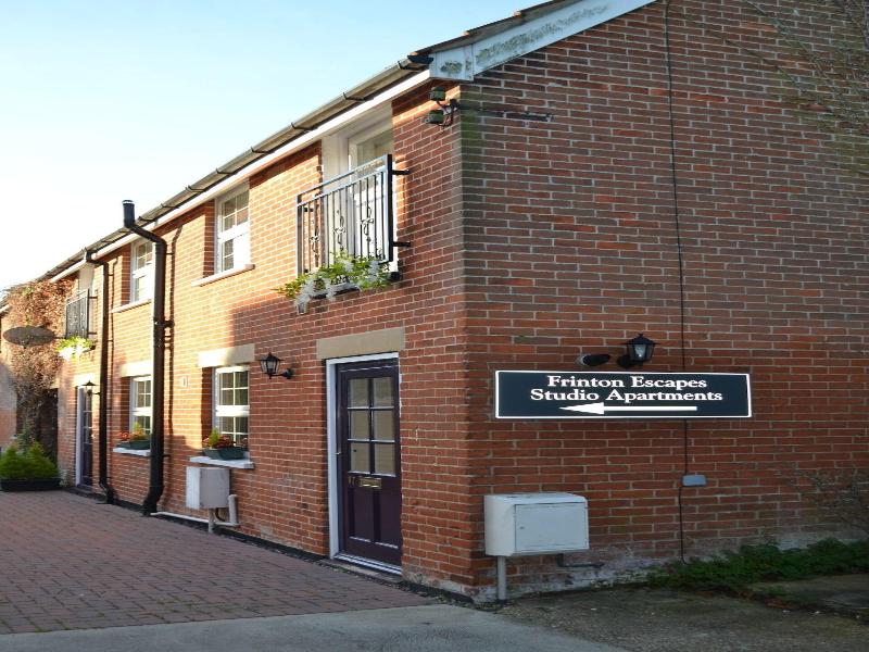 Frinton Escapes - The Cottage image