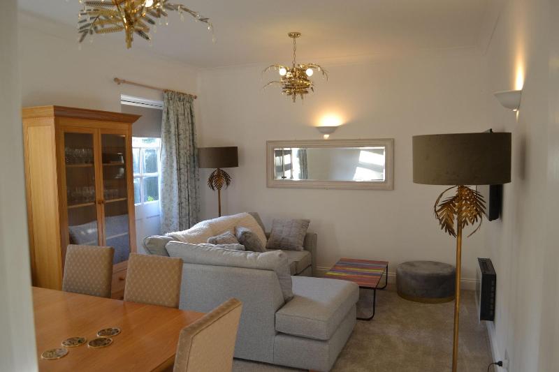Frinton Escapes - The Cottage image