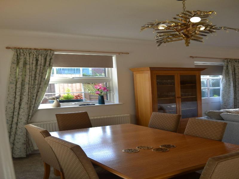 Frinton Escapes - The Cottage image