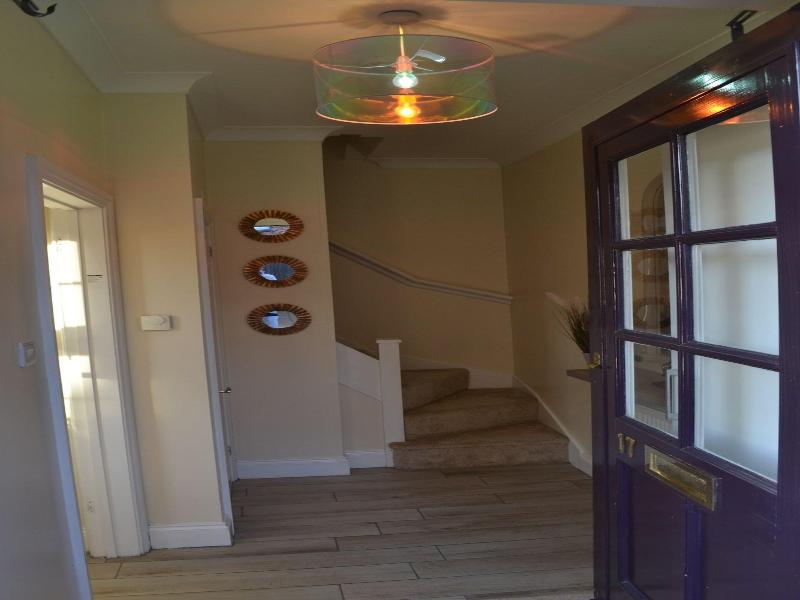 Frinton Escapes - The Cottage image