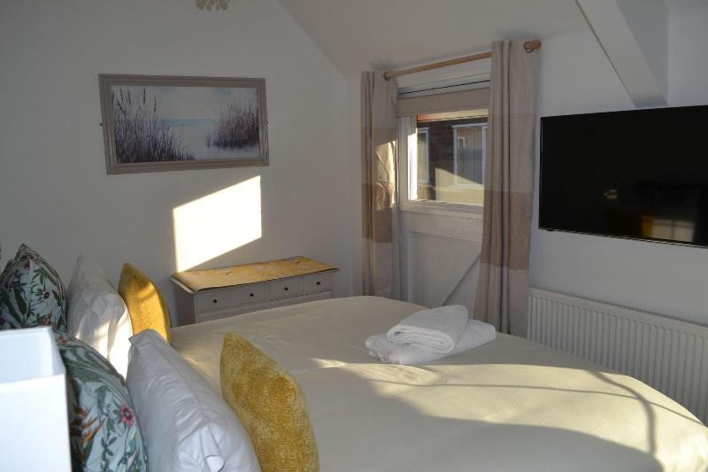 Frinton Escapes - The Cottage image