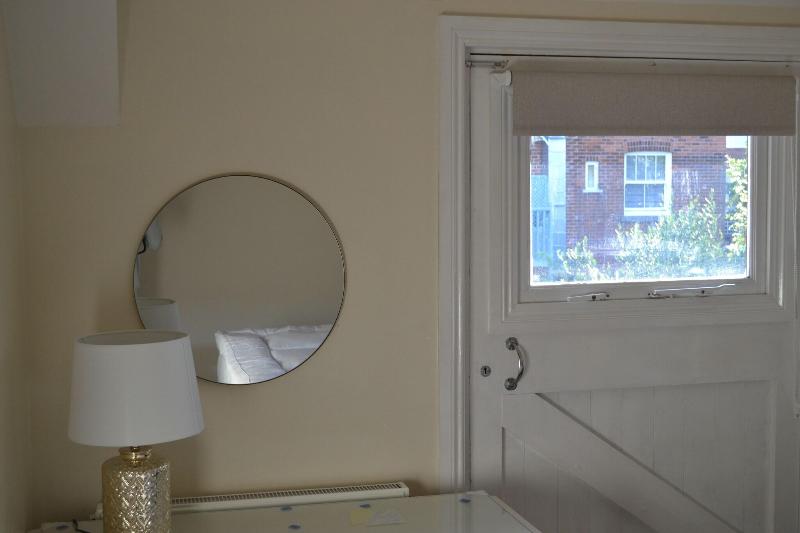 Frinton Escapes - The Cottage image